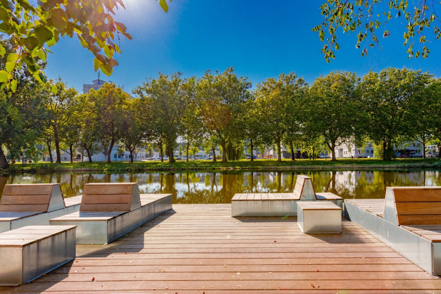 Ontwerp en aanleg park Delft timmerwerk vlonder zitbanken